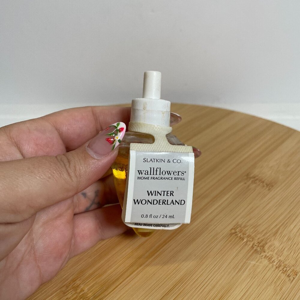 Bath & Body Works Slatkin & Co Winter Wonderland Single Wallflower Refill Bulb